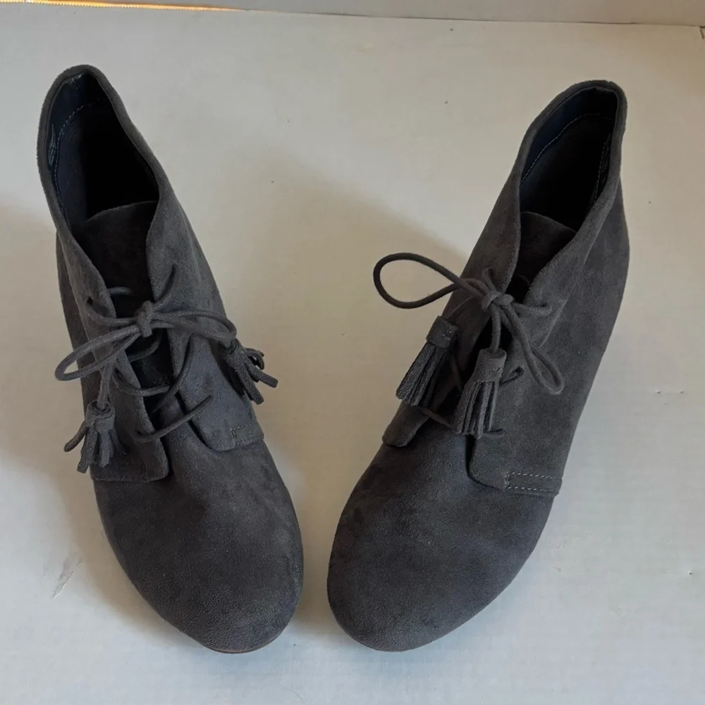 Dr. Scholl's Charcoal Suede Ankle Booties with Memory Foam Cool Fit size 7.5